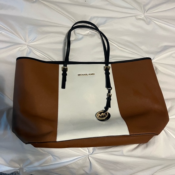 Michael Kors Handbags - Michael Kors Purse